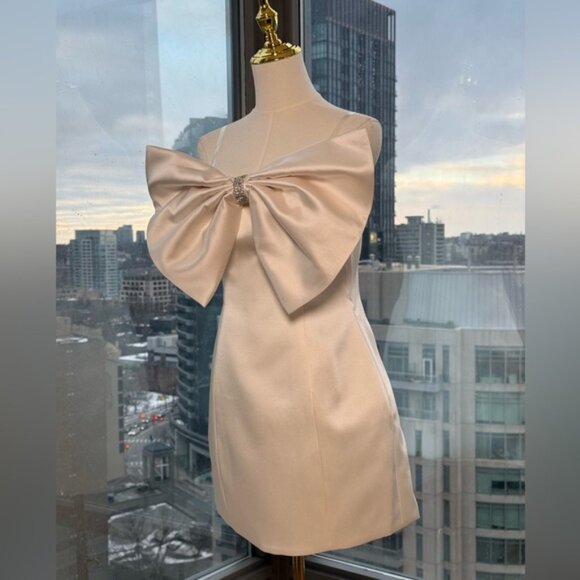 🆕 BRONX & BANCO 🧿 NWOT Evie White Strapless Bow Mini Dress, Sz M US 6 - Picture 4 of 15